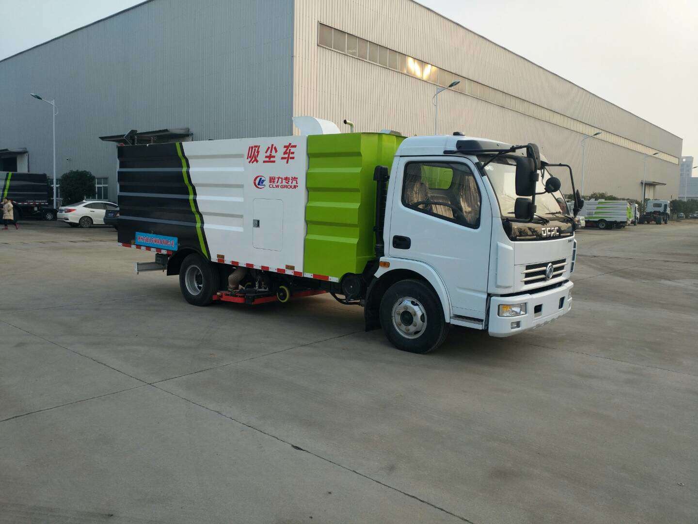 国五6方尘箱/1方水箱东风吸尘车