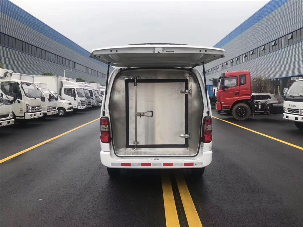 国六·金杯新快运 面包冷藏车