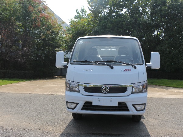 东风途逸蓝牌3吨洒水车